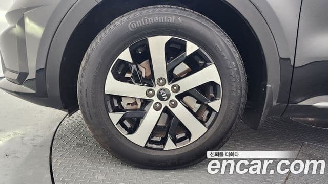 Kia Sorento 2021 — Фото 5/20