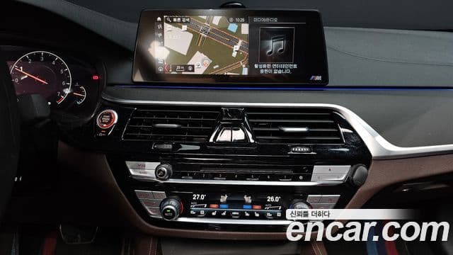 BMW 5 Series 2019 — Şəkil 14/20