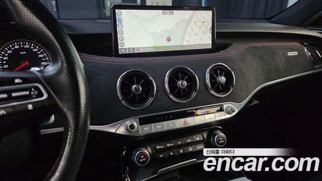 Kia Stinger Meister 2021 — Photo 7/20