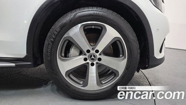 Mercedes-Benz GLC-Class 2019 — Şəkil 5/20