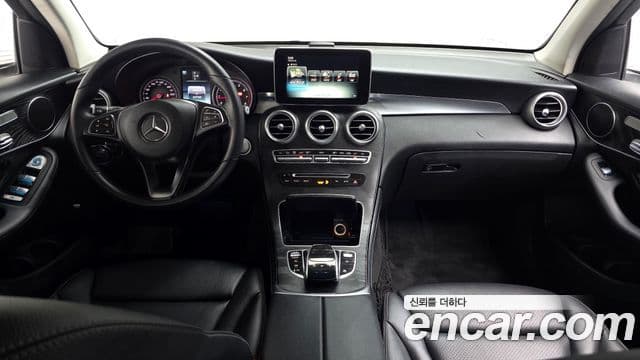 Mercedes-Benz GLC-Class 2019 — Şəkil 7/20