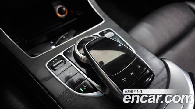 Mercedes-Benz GLC-Class 2019 — Şəkil 17/20