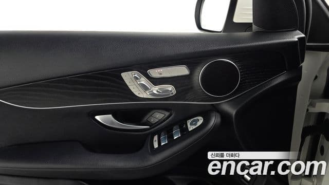 Mercedes-Benz GLC-Class 2019 — Şəkil 18/20