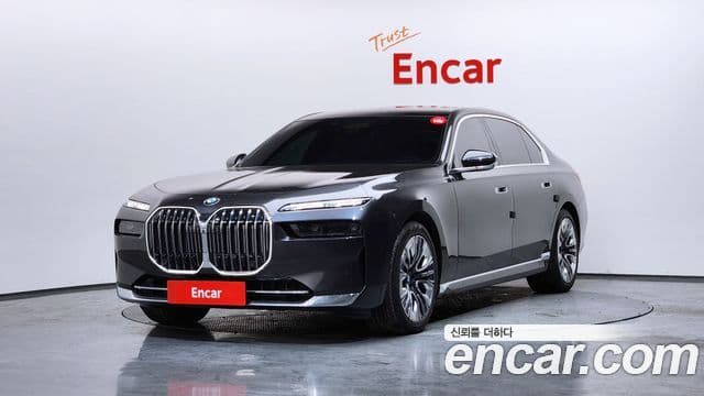 BMW 7 Series 2023 — Photo 17/20