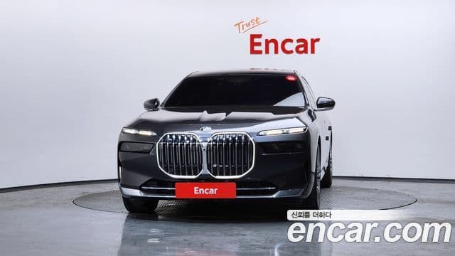 BMW 7 Series 2023 — Photo 9/20