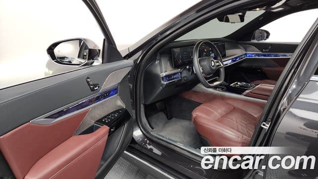 BMW 7 Series 2023 — Photo 18/20