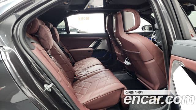 BMW 7 Series 2023 — Photo 16/20