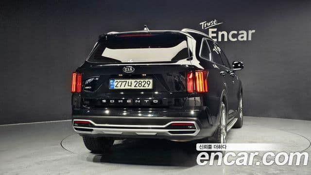 Kia Sorento 2021 — Фото 4/20