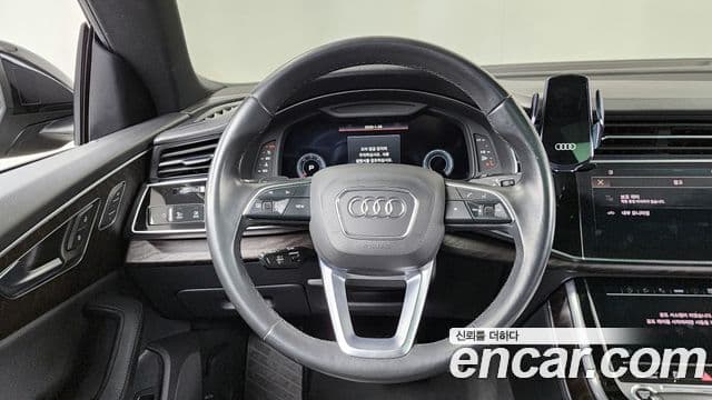 Audi Q7 2022 — ფოტო 13/20