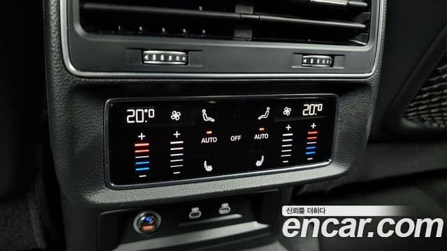 Audi Q7 2022 — ფოტო 19/20
