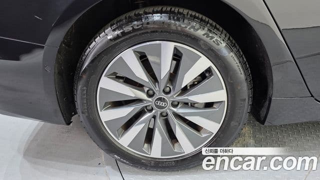 Audi A6 2021 — ფოტო 5/20