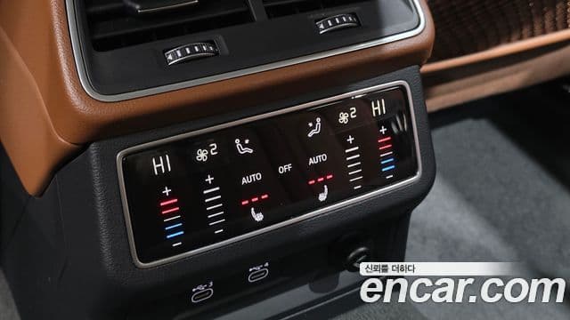 Audi A6 2021 — ფოტო 18/20