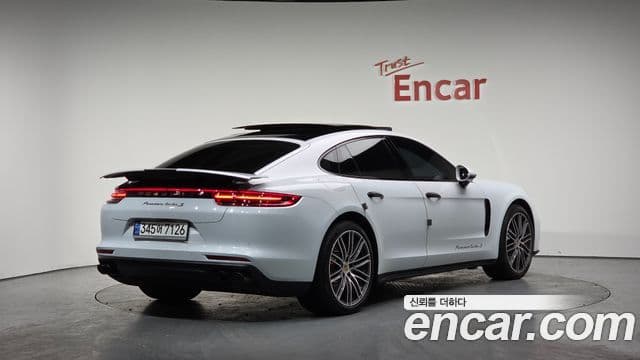Porsche Panamera 2018 — Photo 18/20