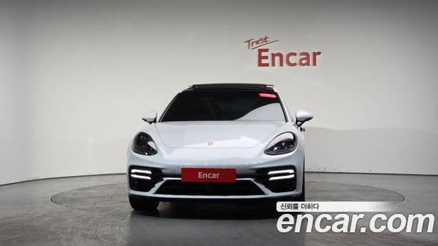 Porsche Panamera 2018 — Photo 7/20