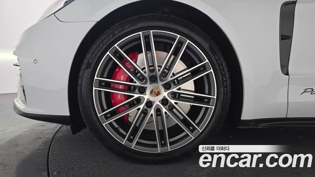 Porsche Panamera 2018 — Photo 13/20