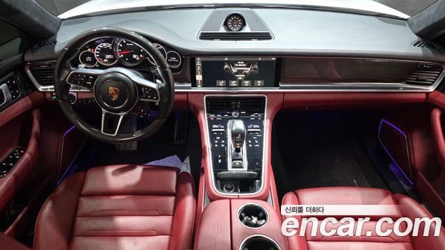 Porsche Panamera 2018 — Photo 20/20