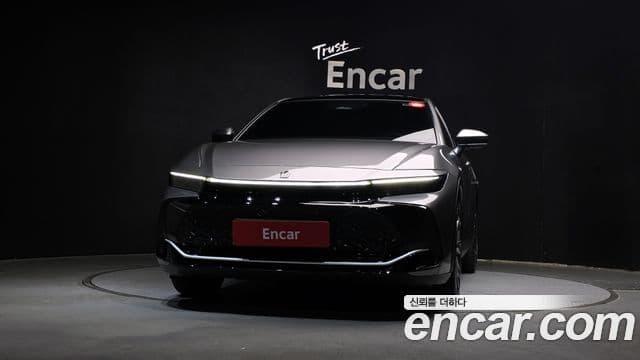 Toyota Crown Crossover 2023 — ფოტო 2/20