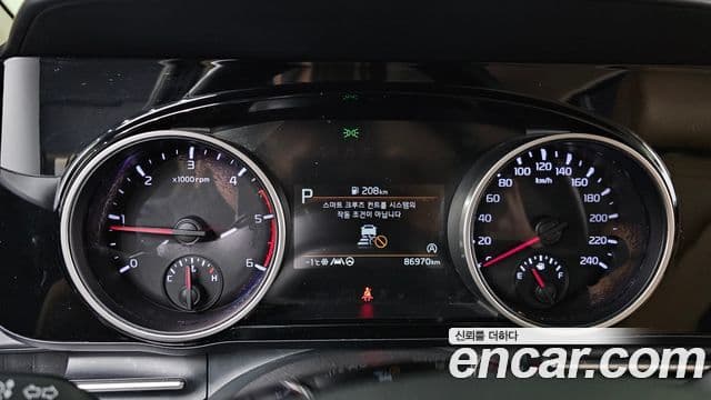 Kia Carnival 2021 — ფოტო 7/20