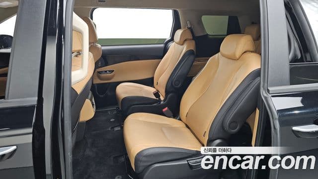 Kia Carnival 2021 — ფოტო 11/20