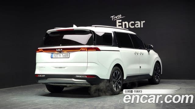 Kia Carnival 2023 — Фото 2/20