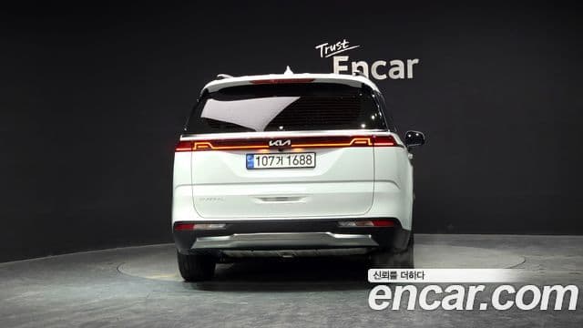 Kia Carnival 2023 — Фото 4/20