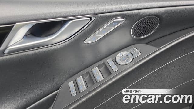 Genesis G80 2022 — Photo 12/20