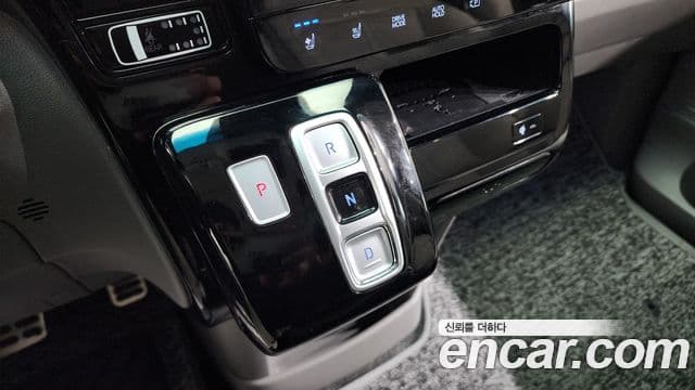 Hyundai Staria 2021 — Фото 9/20