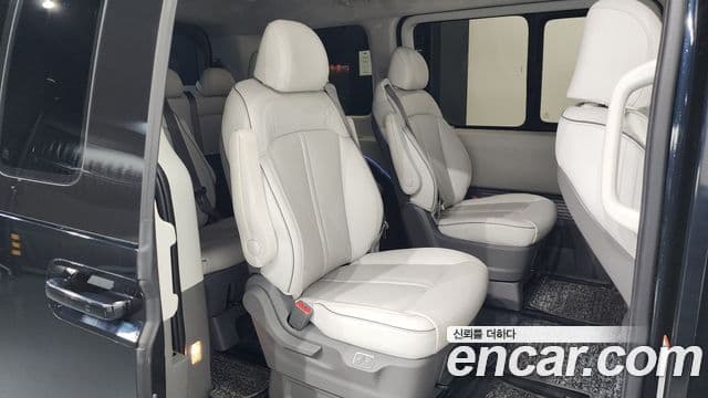 Hyundai Staria 2021 — Фото 12/20