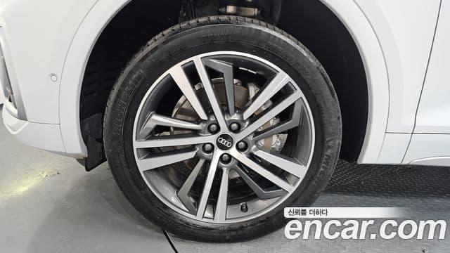 Audi Q5 2021 — Şəkil 4/20