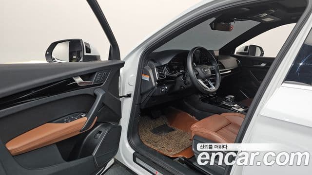 Audi Q5 2021 — Şəkil 9/20