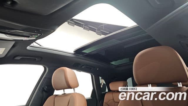 Audi Q5 2021 — Şəkil 18/20