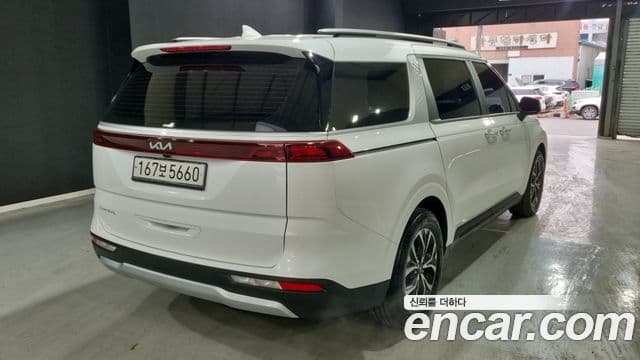 Kia Carnival 2023 — Фото 1/18
