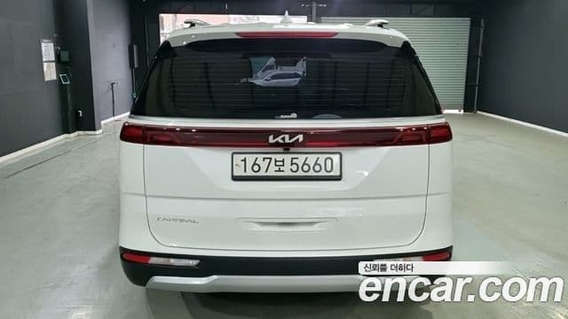 Kia Carnival 2023 — Фото 3/18