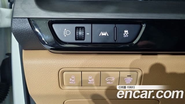 Kia Carnival 2023 — Фото 15/18