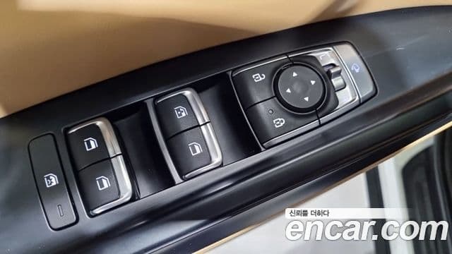 Kia Carnival 2023 — Фото 16/18