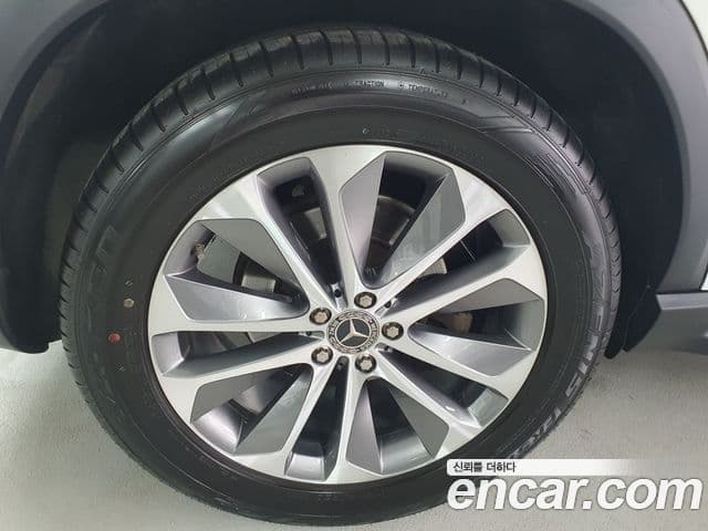 Mercedes-Benz GLE-Class 2021 — Photo 7/17