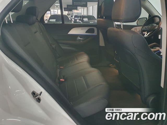 Mercedes-Benz GLE-Class 2021 — Photo 15/17