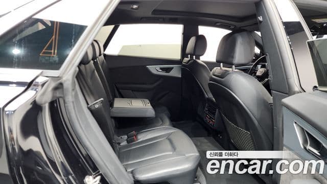 Audi Q7 2021 — ფოტო 12/20