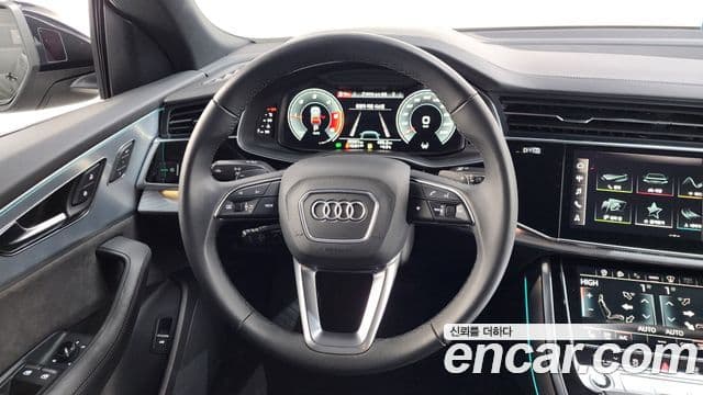 Audi Q7 2021 — ფოტო 13/20