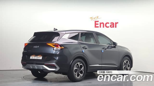 Kia Sportage 2021 — ფოტო 2/20