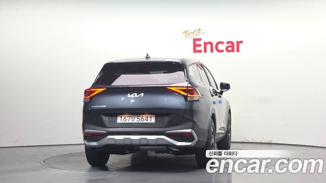 Kia Sportage 2021 — ფოტო 4/20