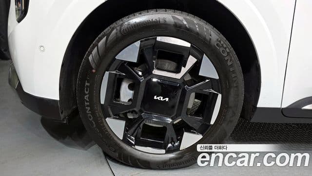 Kia Carnival 2024 — ფოტო 5/20