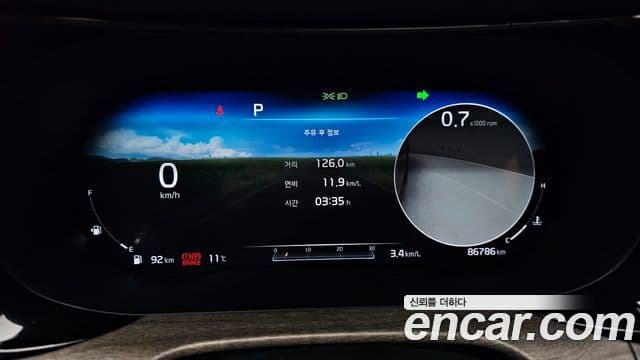 Kia K5 2020 — ფოტო 8/20
