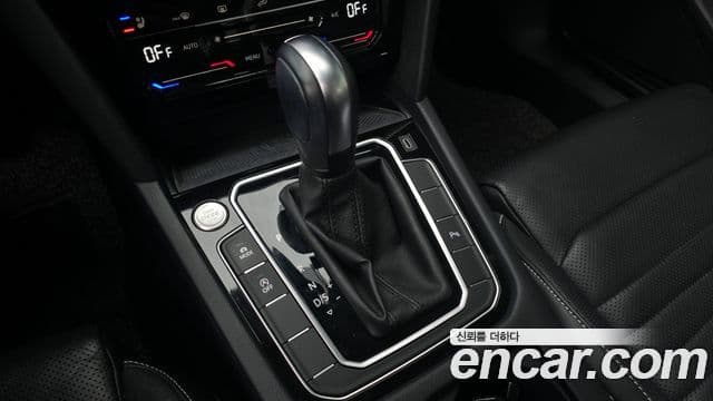 Volkswagen Passat GT 2022 — ფოტო 8/20