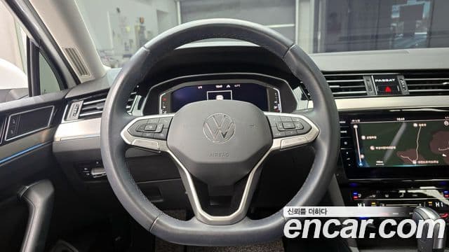 Volkswagen Passat GT 2022 — ფოტო 13/20