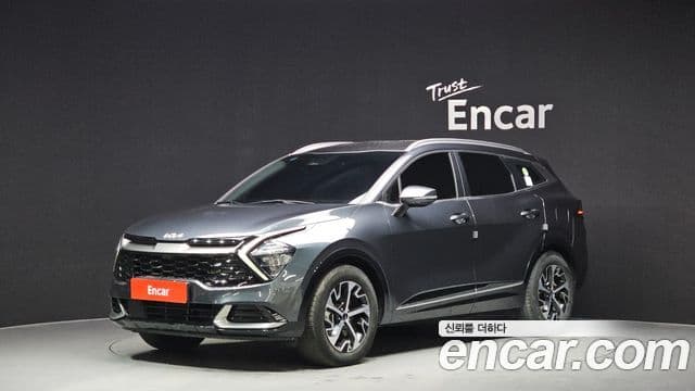 Kia Sportage 2022 — Фото 1/20