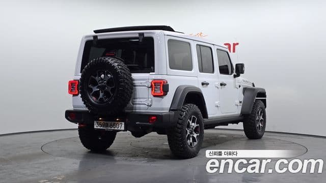 Jeep Wrangler 2020 — ფოტო 2/20