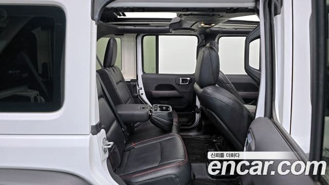 Jeep Wrangler 2020 — ფოტო 12/20