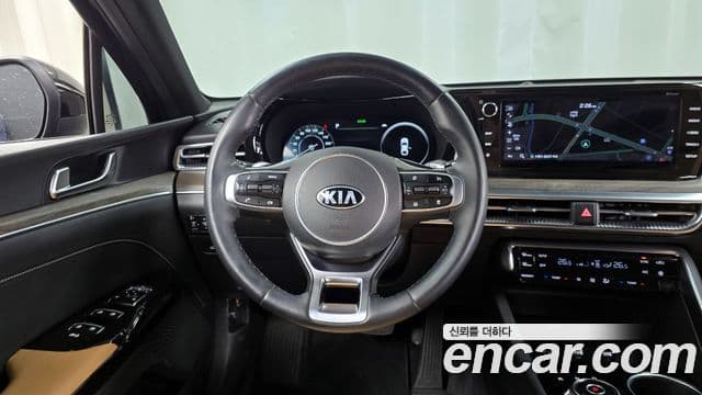 Kia K5 2021 — ფოტო 13/20