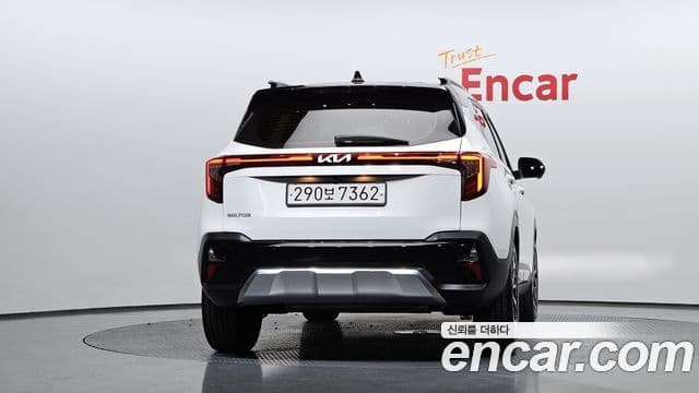 Kia Seltos 2024 — ფოტო 4/20
